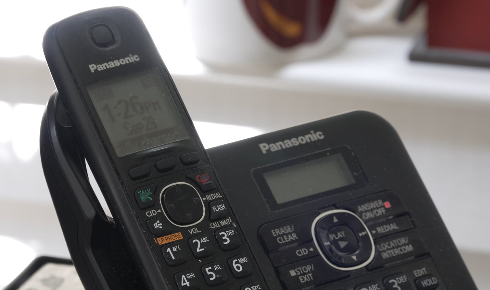 FCC Pauses Verizon Copper Landline Phase-Out Amid Customer Concerns