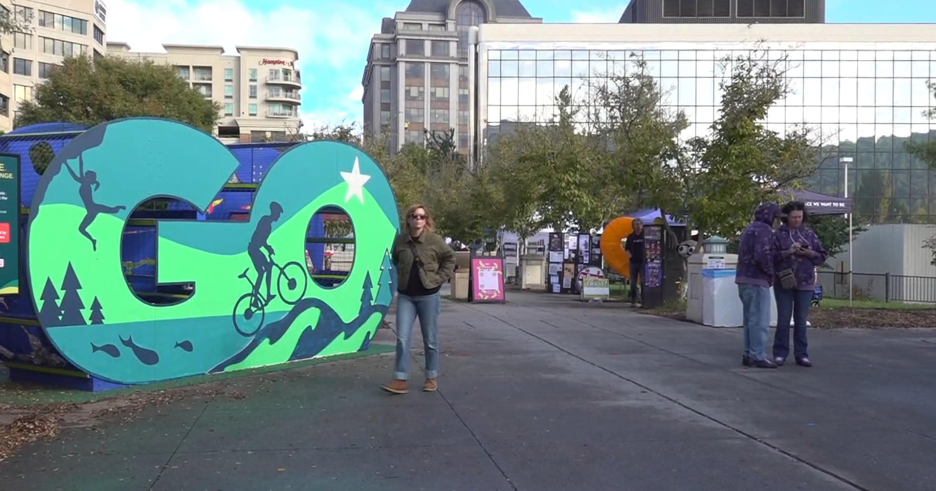 Roanoke GO Fest Draws Outdoor Enthusiasts Downtown Despite Rain and Chill