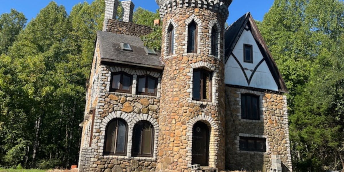 Bedford County castle for sale on Thaxton Mountain